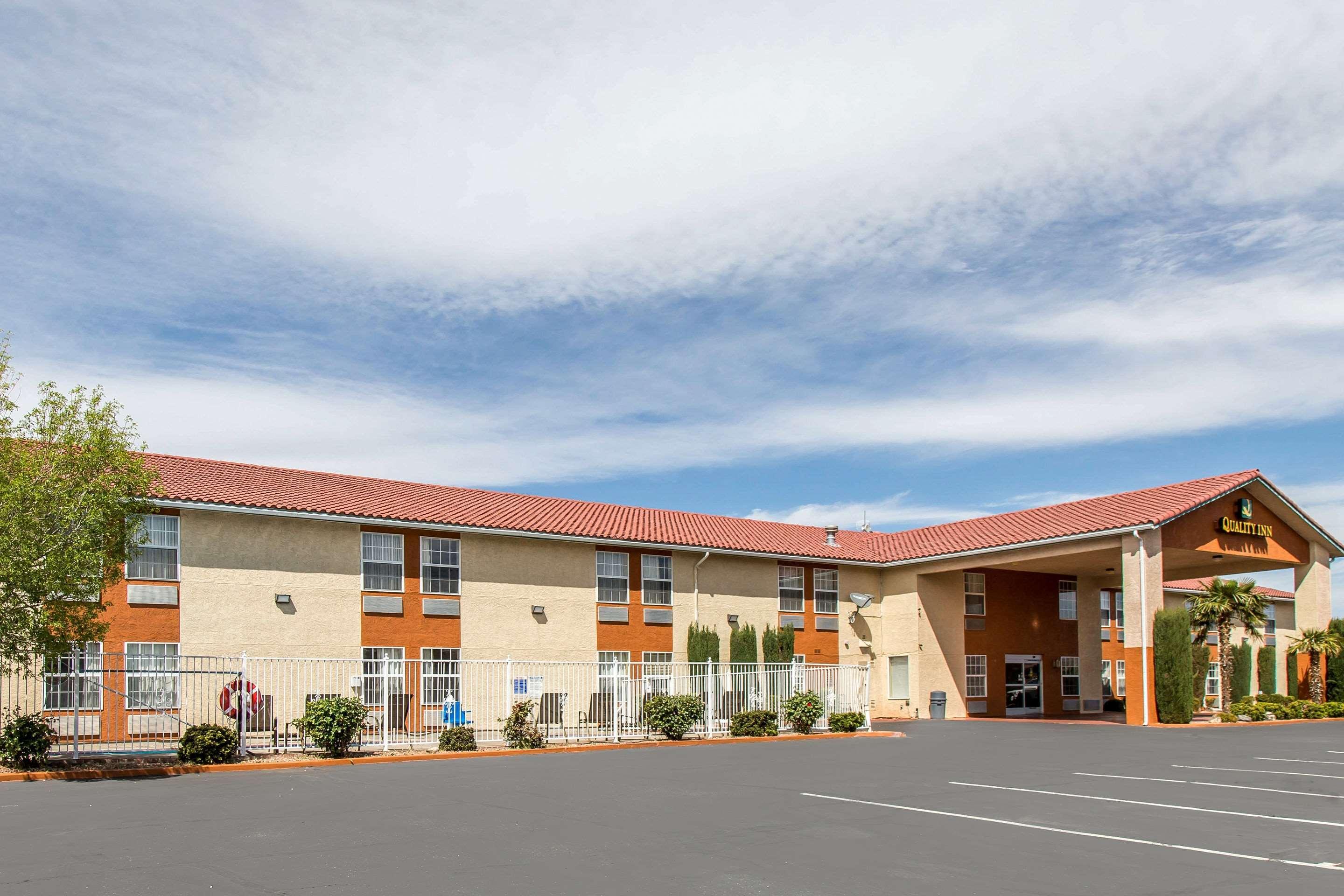 Quality Inn Zion Park Area Харрикейн Экстерьер фото